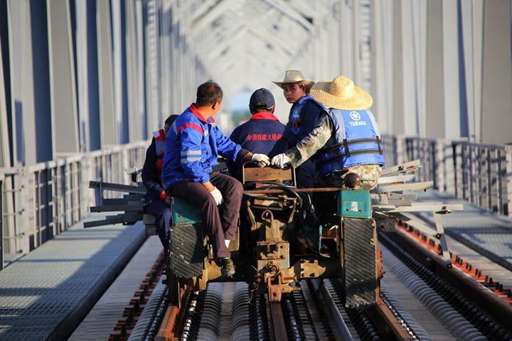 全线贯通啦，看看中俄首座跨江铁路桥长啥样？